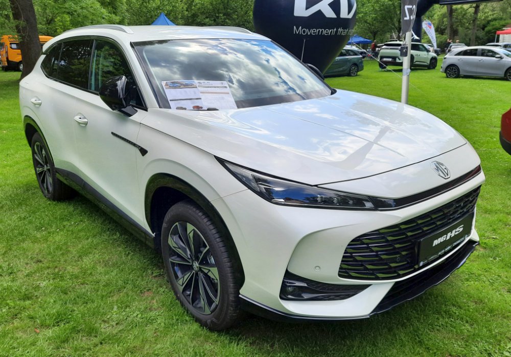 MG HS 1.5 T-GDI AT Exclusive, 2025