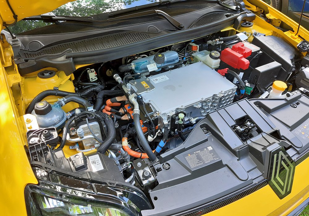 Renault 5 E-Tech 150 Iconic Cinq, 2025