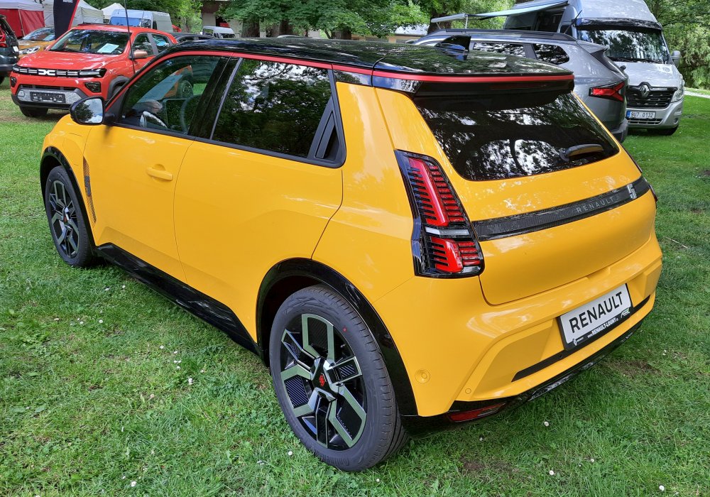 Renault 5 E-Tech 150 Iconic Cinq, 2025