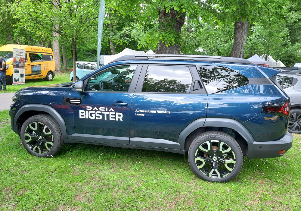 Dacia Bigster Hybrid 155 Journey, 2025