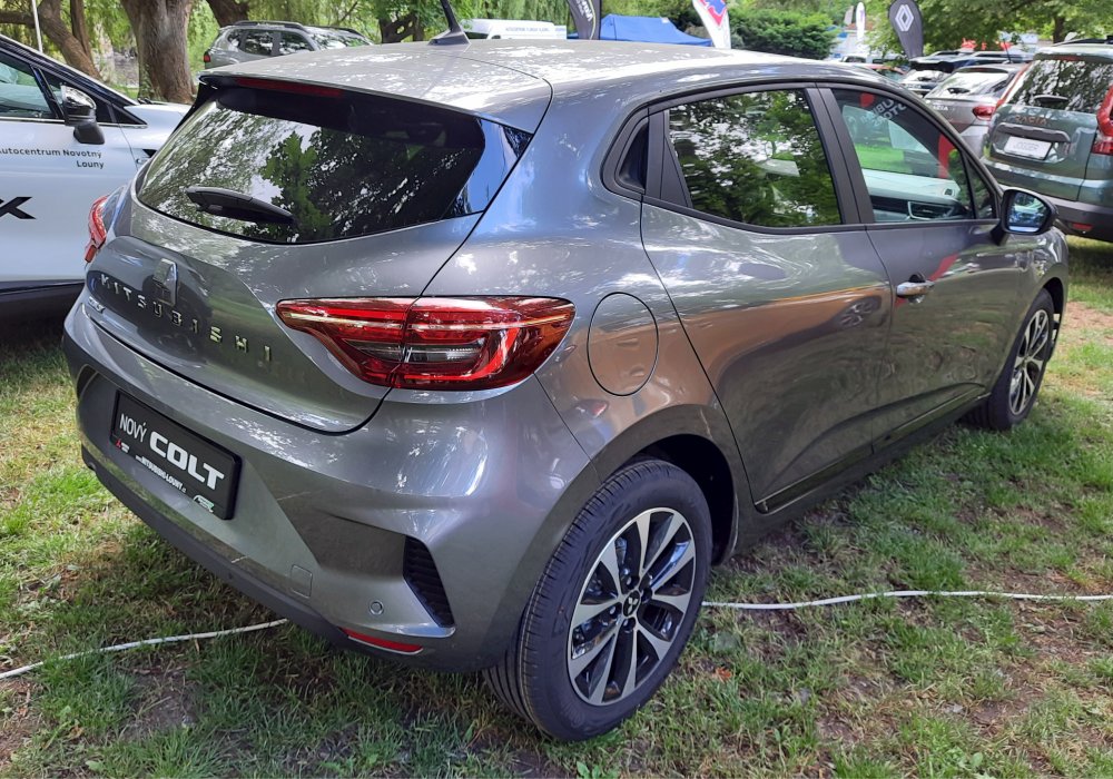 Mitsubishi Colt 1.0 MPI-T Invite, 2025