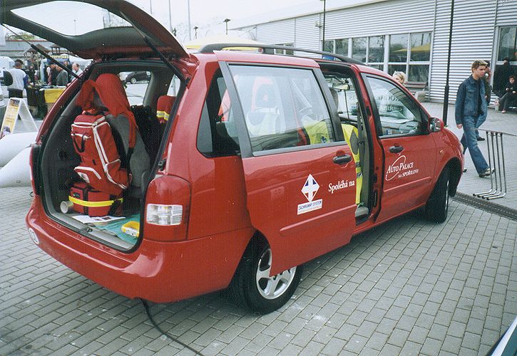 Mazda MPV 2.0i, 2001