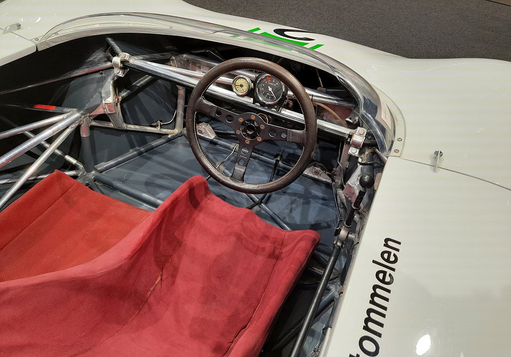 Porsche 909 Bergspyder