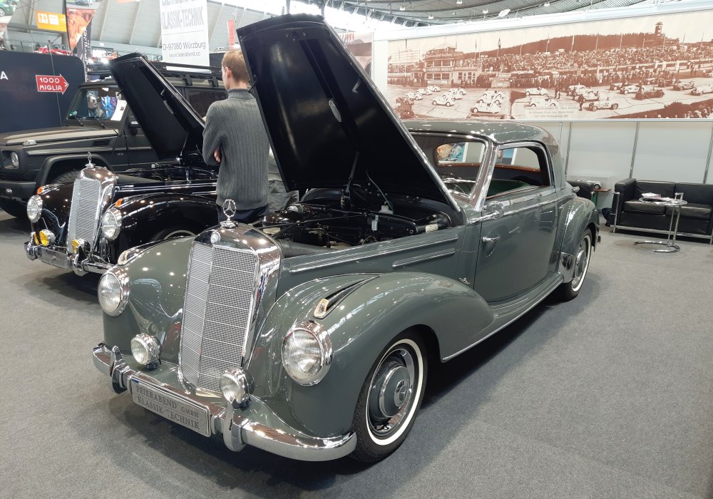 Mercedes-Benz 220 Coup�