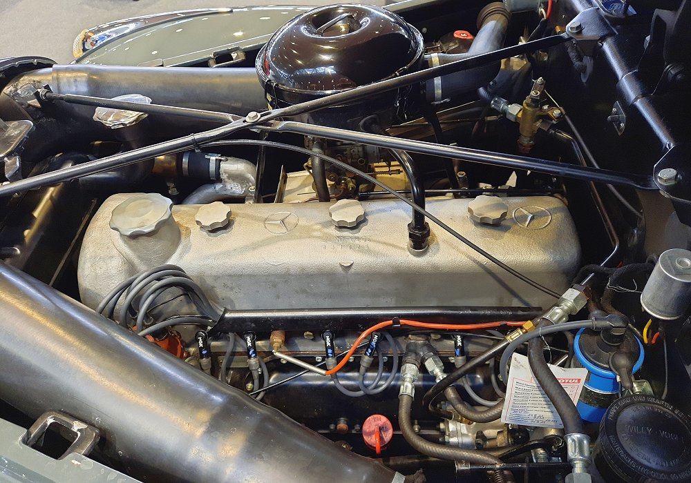 Mercedes-Benz 220 Coup�