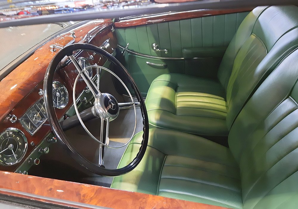 Mercedes-Benz 220 Coup�