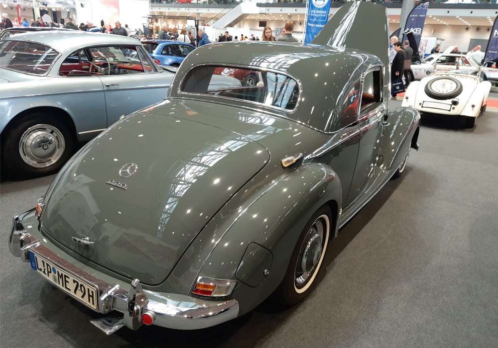 Mercedes-Benz 220 Coup�