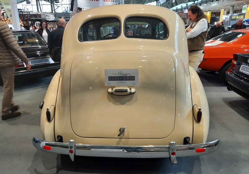 Packard Six 1700 Touring Sedan, 1939