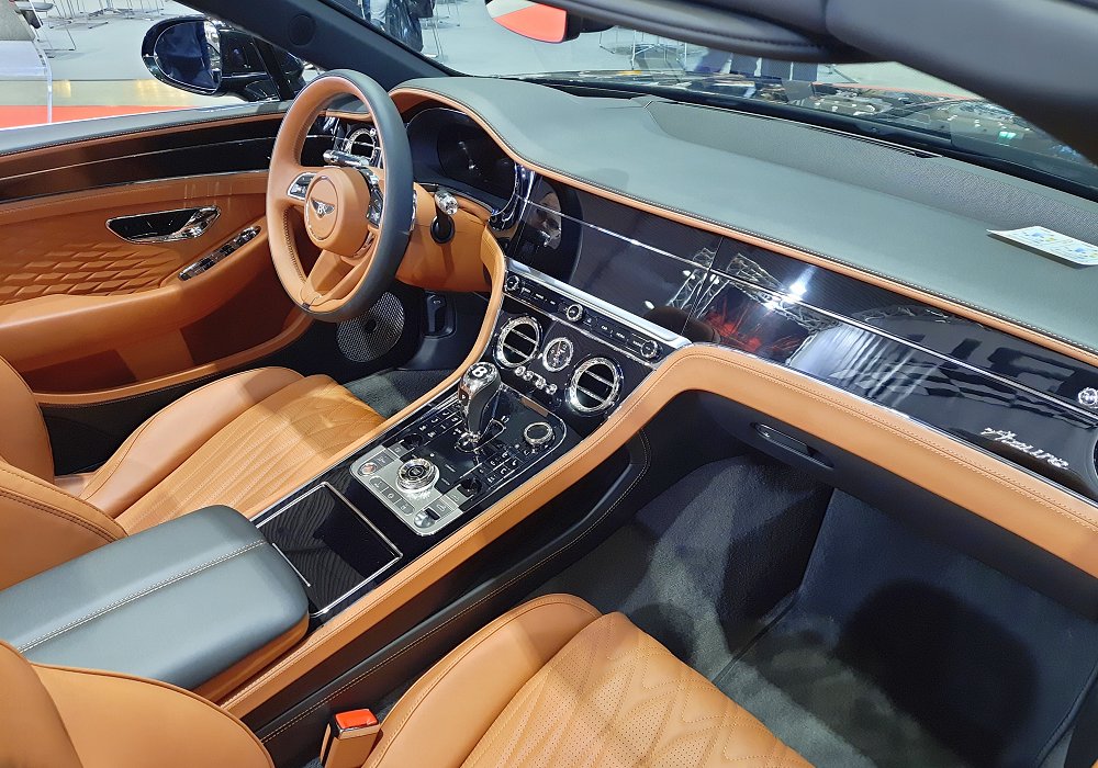 Bentley Continental GTC Azure V8 Hybrid, 2026