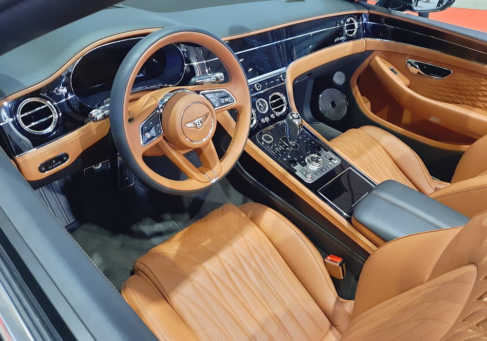 Bentley Continental GTC Azure V8 Hybrid, 2026
