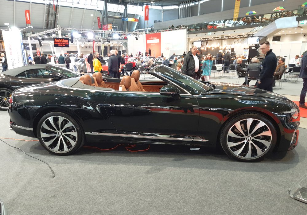 Bentley Continental GTC Azure V8 Hybrid, 2026