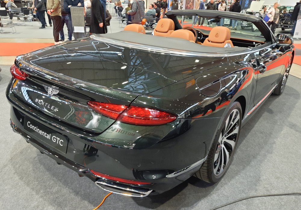 Bentley Continental GTC Azure V8 Hybrid, 2026