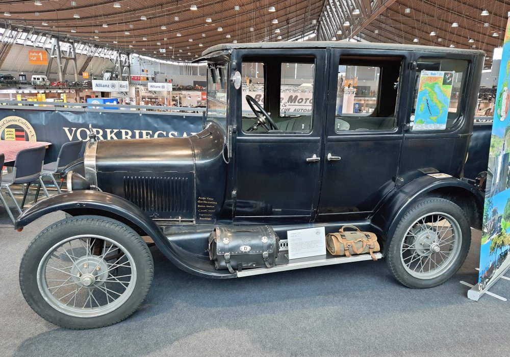 Ford Model T ForDor Sedan, 1927