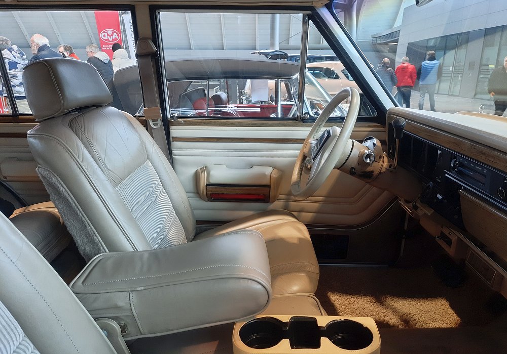 Jeep Grand Wagoneer 5.9, 1990