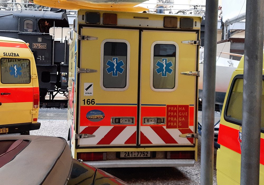 Mercedes-Benz Sprinter 416 CDI KOV Ambulance, 2002