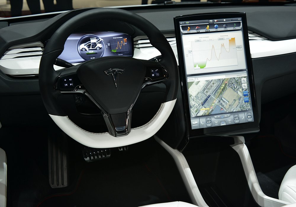 Tesla Model X, 2013