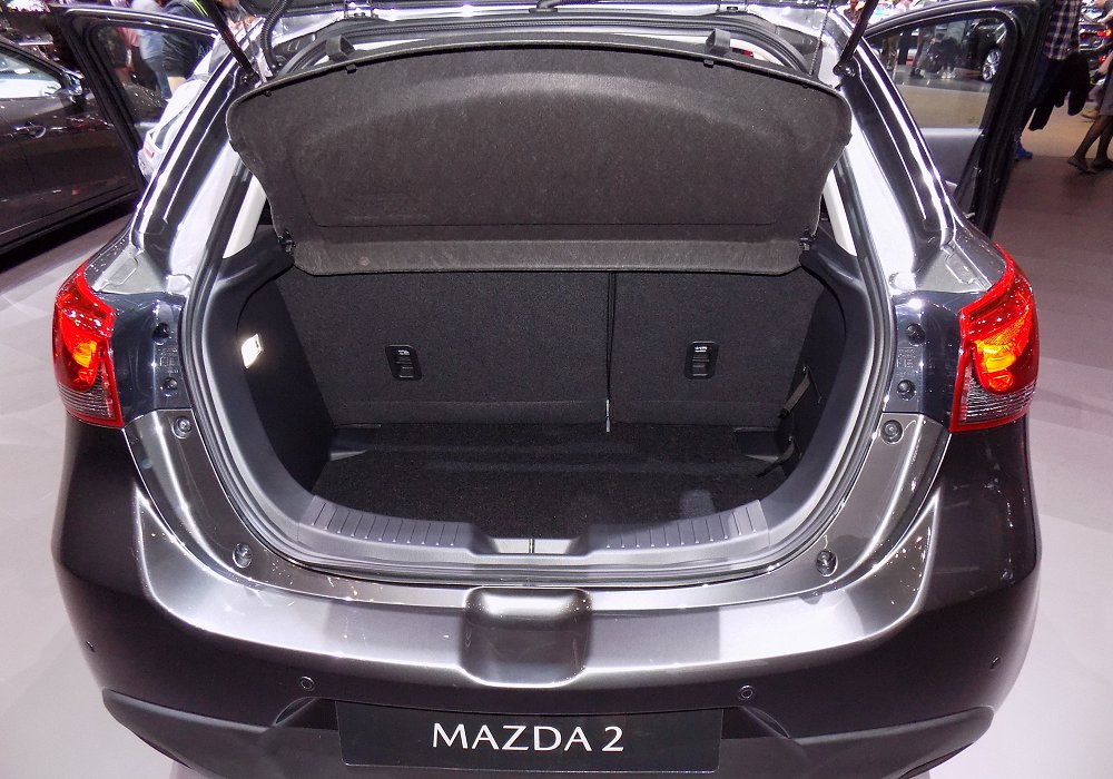 Mazda 2 Skyactiv-G 90 AT