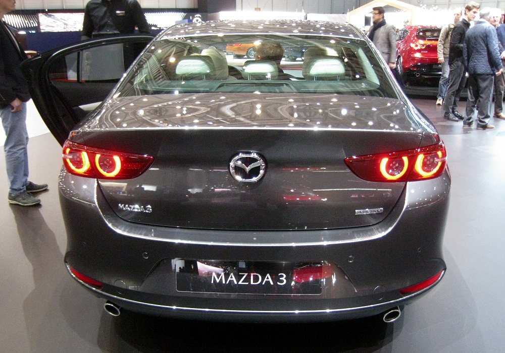 Mazda 3 Sedan SkyActiv-G 122