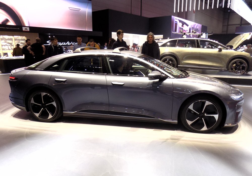 Lucid Air Pure RWD