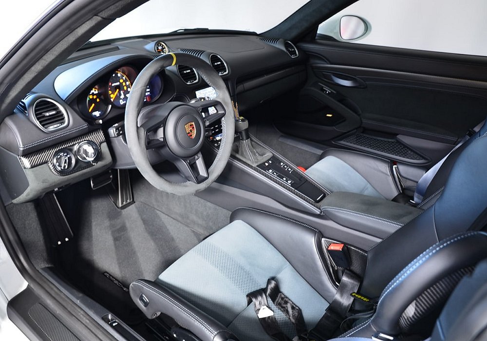 Porsche 718 Cayman GT4 RS, 2022