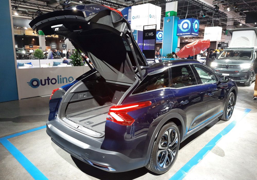 Citron C5 X Hybrid 225, 2024