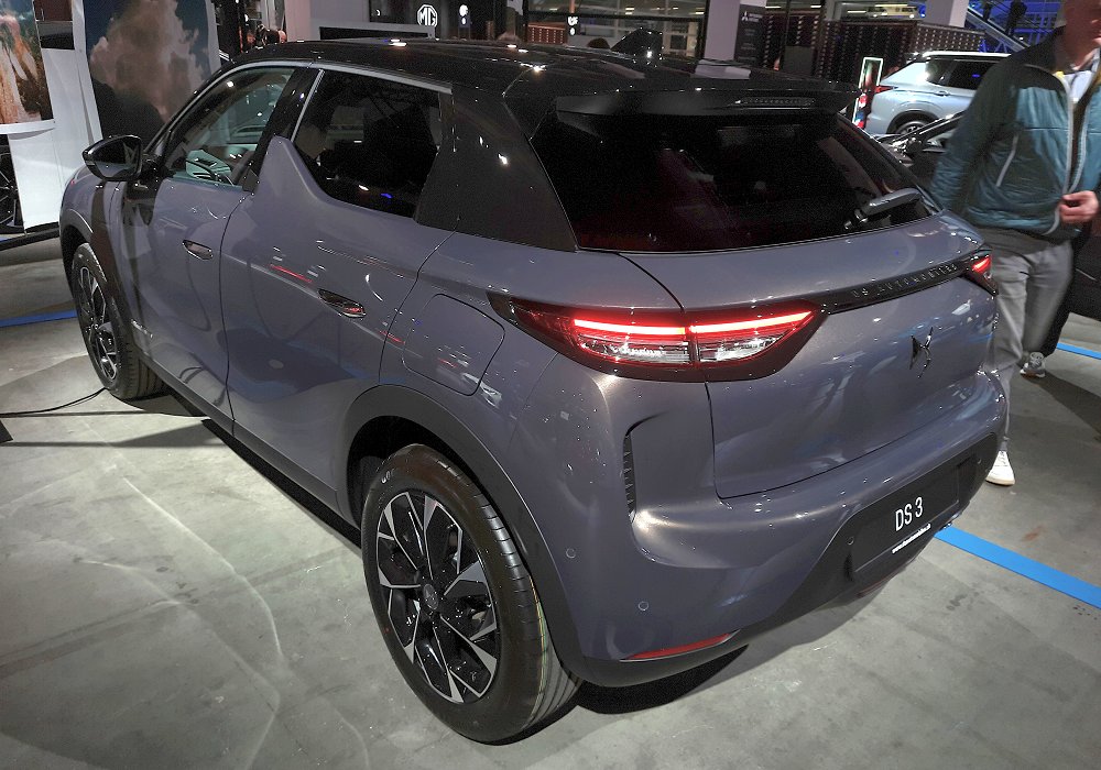 DS 3 Hybrid 136