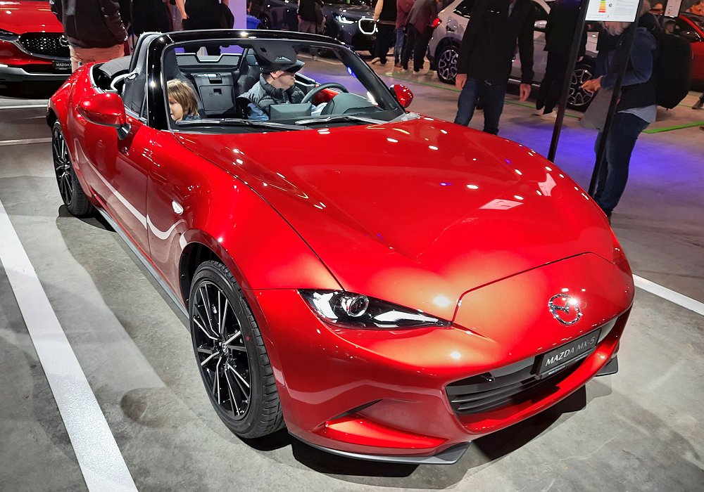 Mazda MX-5 Roadster Skyactiv-G 184, 2024