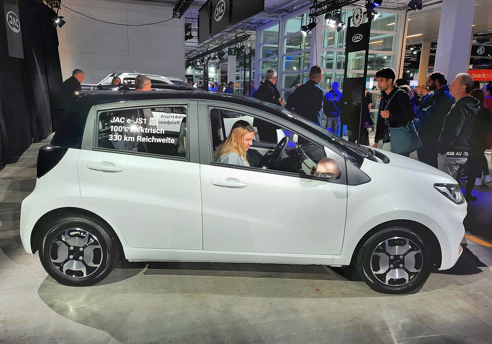 JAC e-JS1