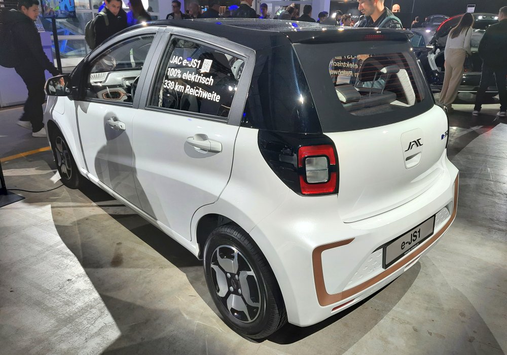 JAC e-JS1