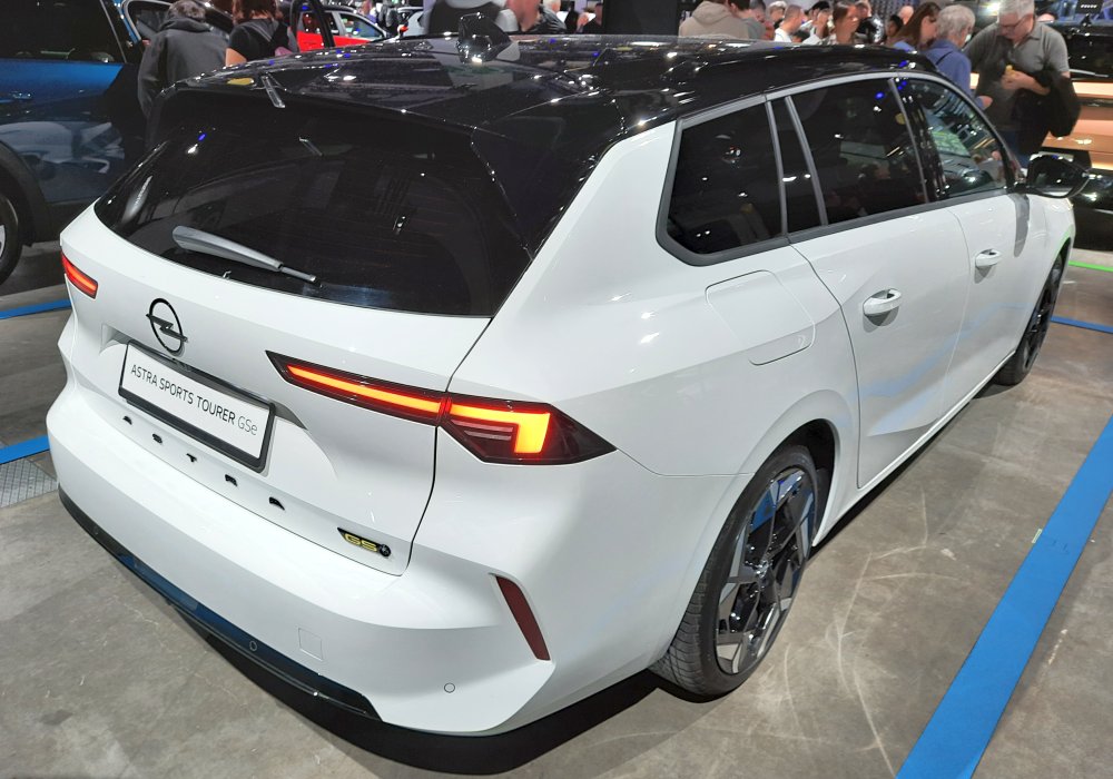 Opel Astra Spors Tourer 1.6 Turbo GSe PHEV, 2024