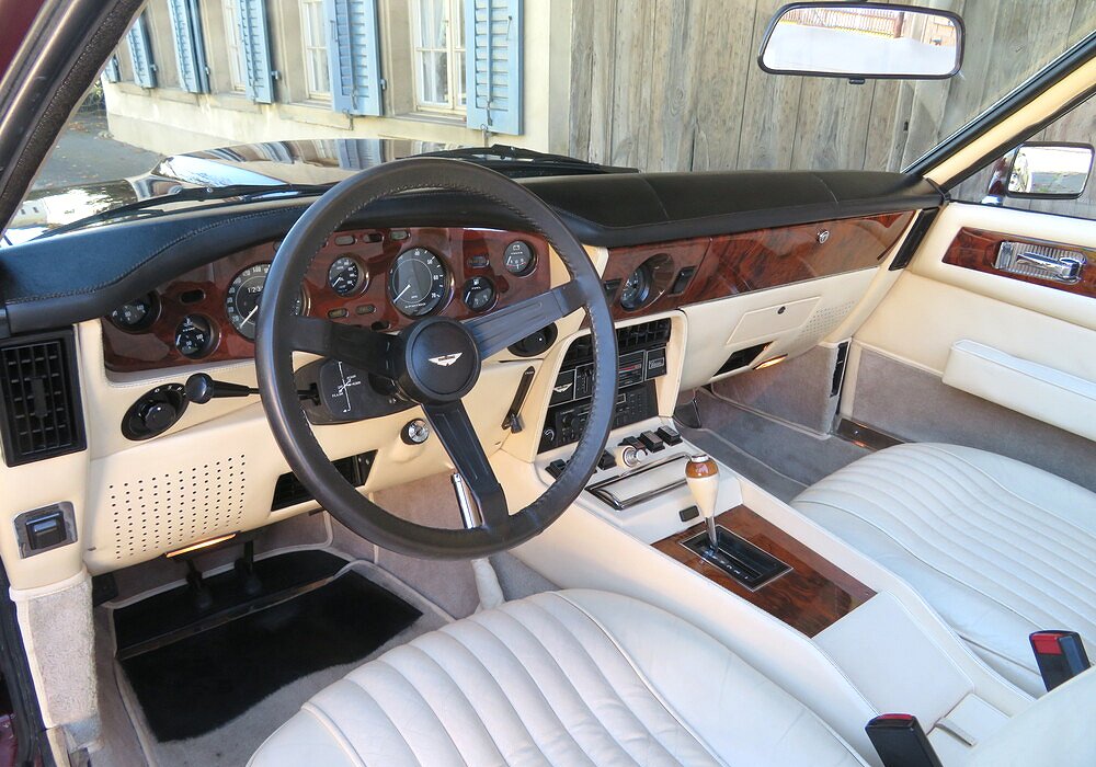 Aston Martin V8 Volante AT, 1980