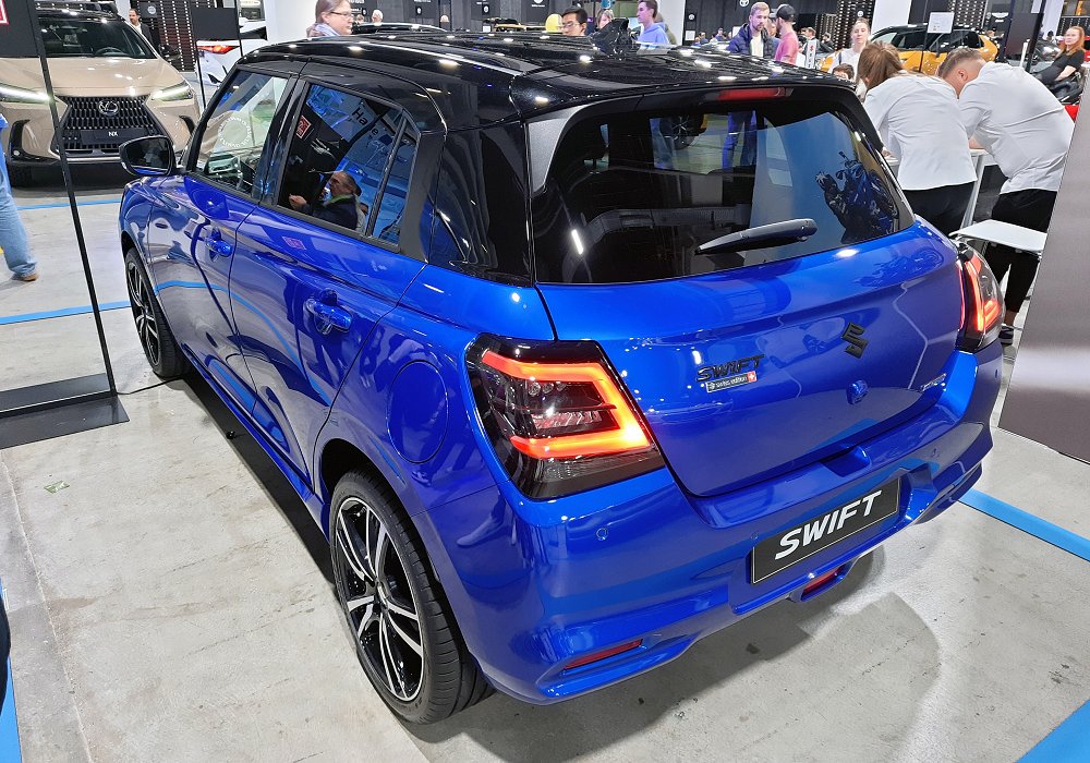 Suzuki Swift 1.2 Hybrid 4WD, 2024