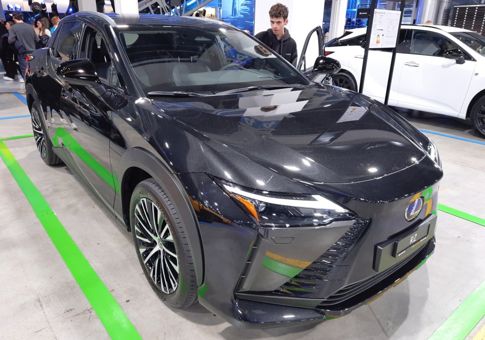 Lexus RZ 450e Direct4