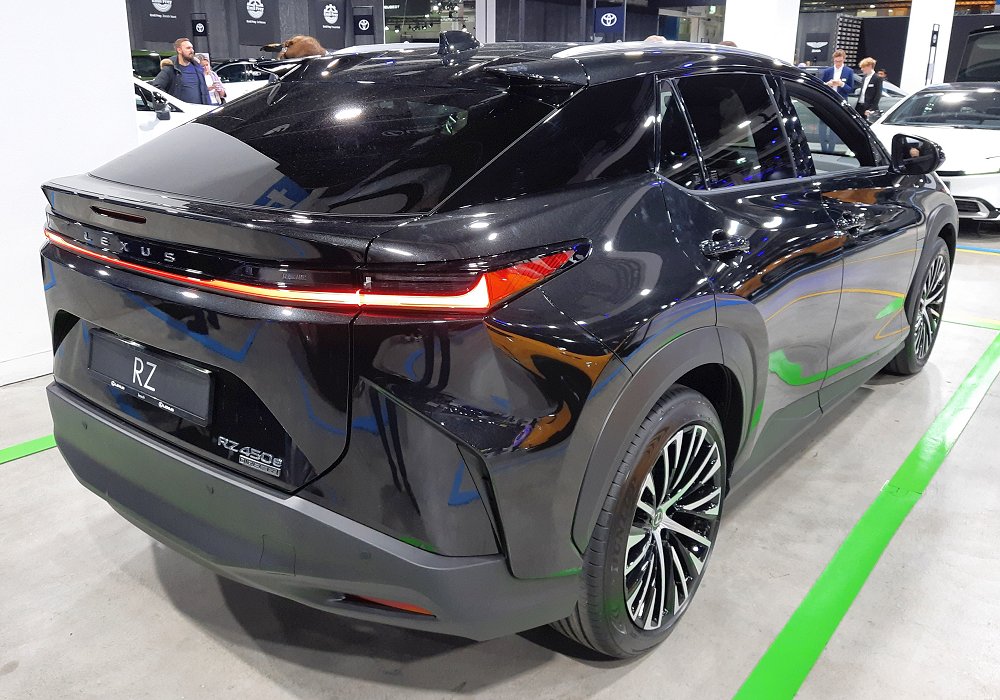 Lexus RZ 450e Direct4