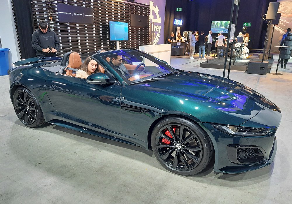 Jaguar F-Type R Convertible P575, 2024