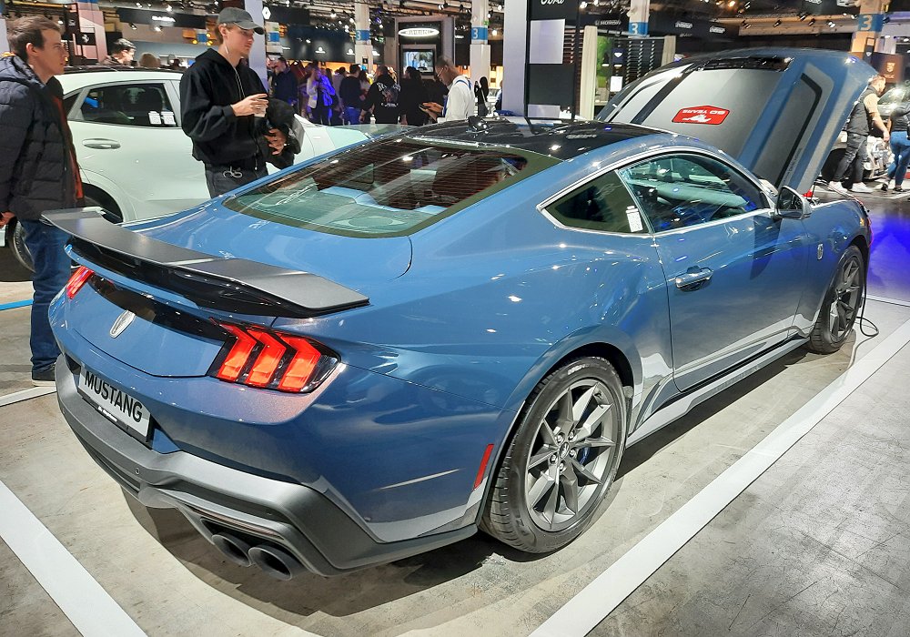 Ford Mustang Dark Horse