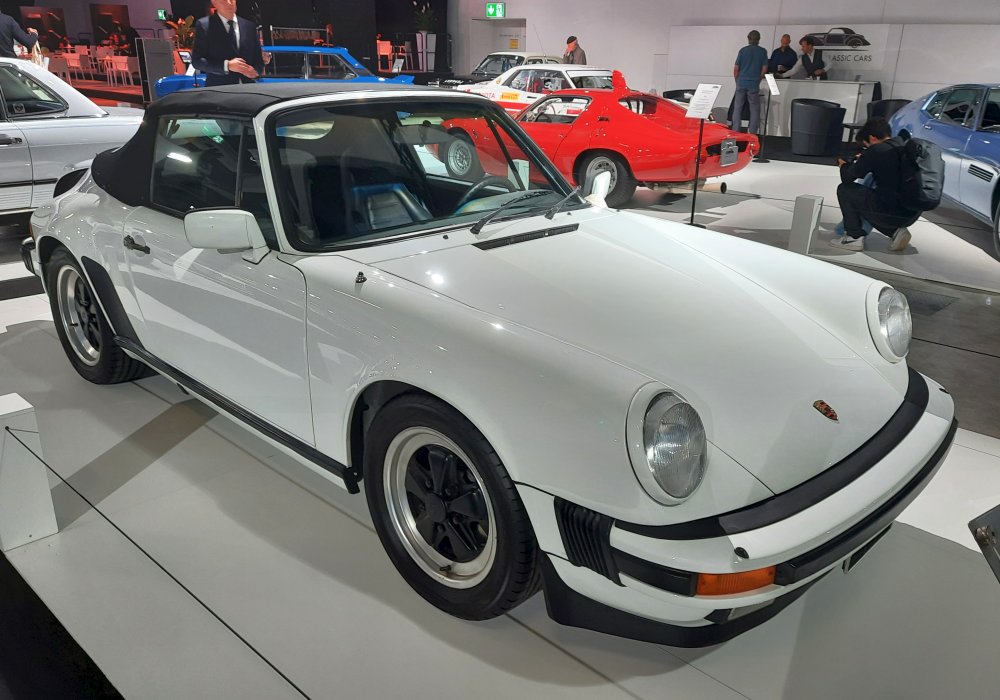 Porsche 911 Carrera 3.2 Cabriolet, 1984