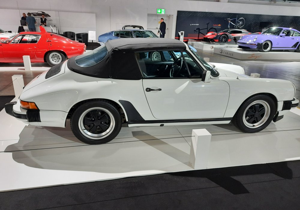 Porsche 911 Carrera 3.2 Cabriolet, 1984