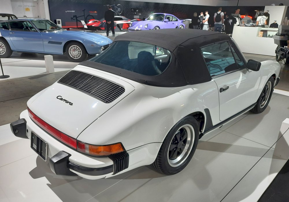Porsche 911 Carrera 3.2 Cabriolet, 1984