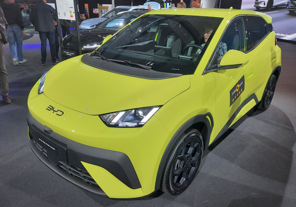 BYD Dolphin Surf Boost
