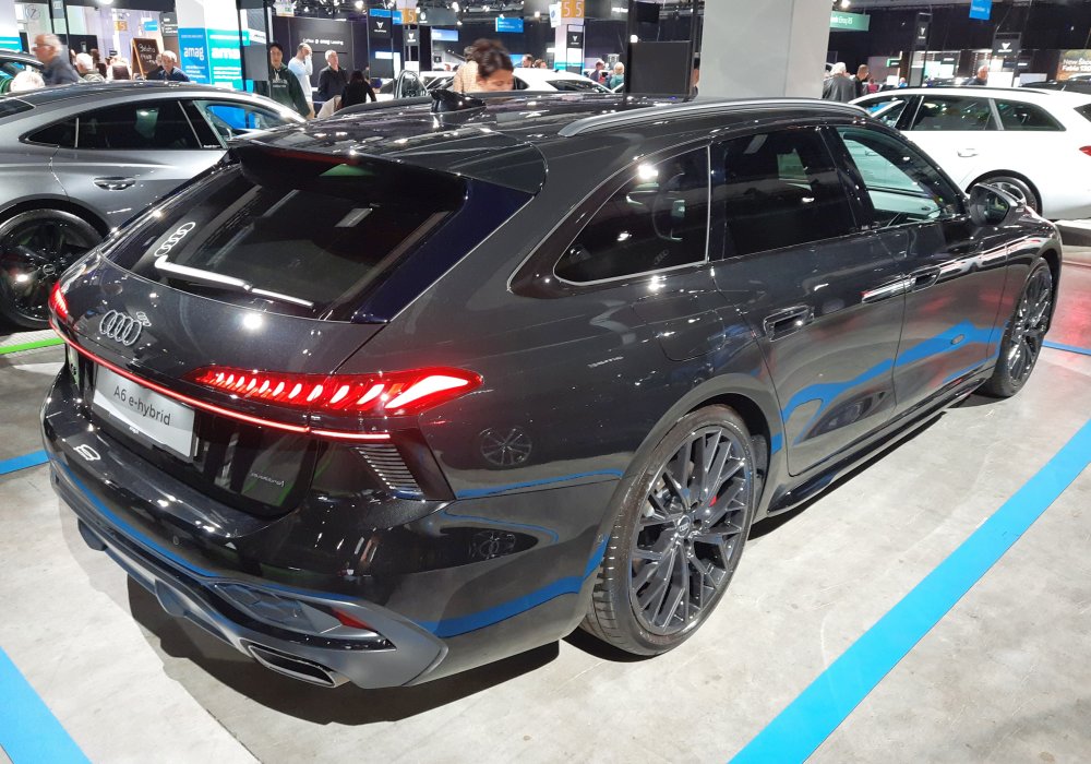 Audi A6 Avant e-hybrid 270 kW quattro, 2025