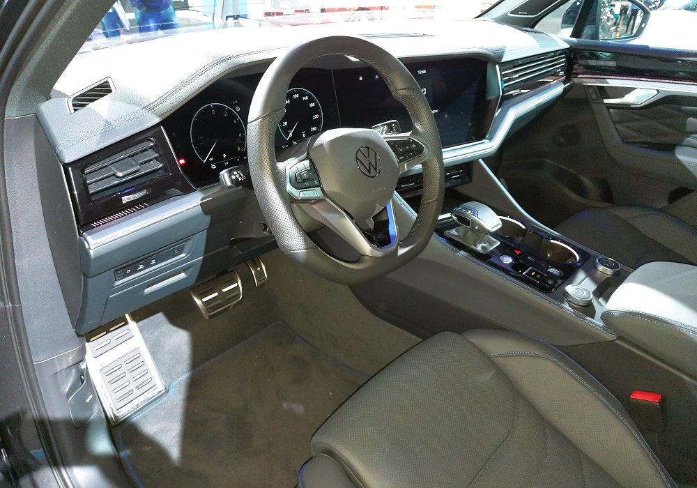 Volkswagen Touareg R United PHEV, 2025