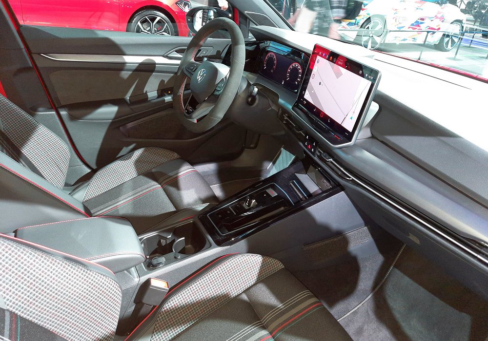 Volkswagen Golf GTI Edition 50, 2025
