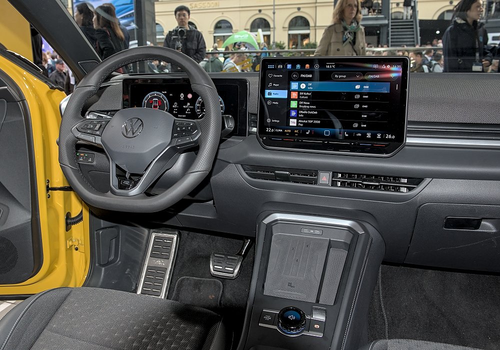 Volkswagen T-Roc 1.5 eTSI R-Line, 2025