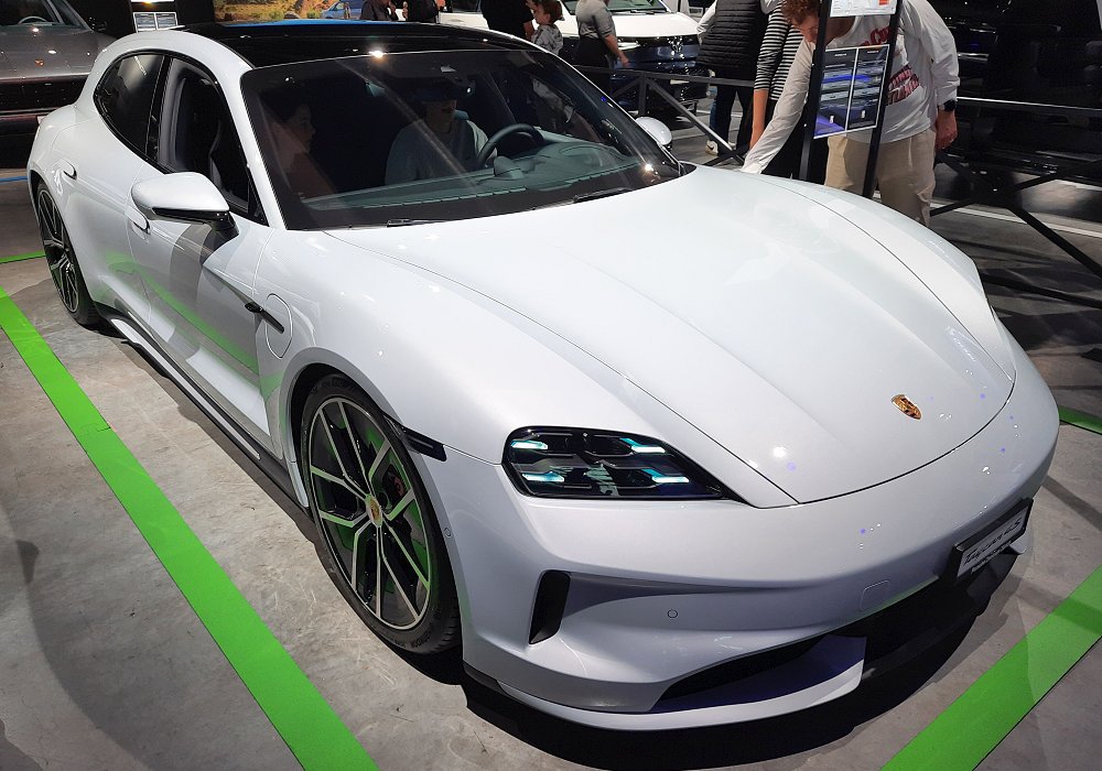 Porsche Taycan 4S Sport Turismo, 2025