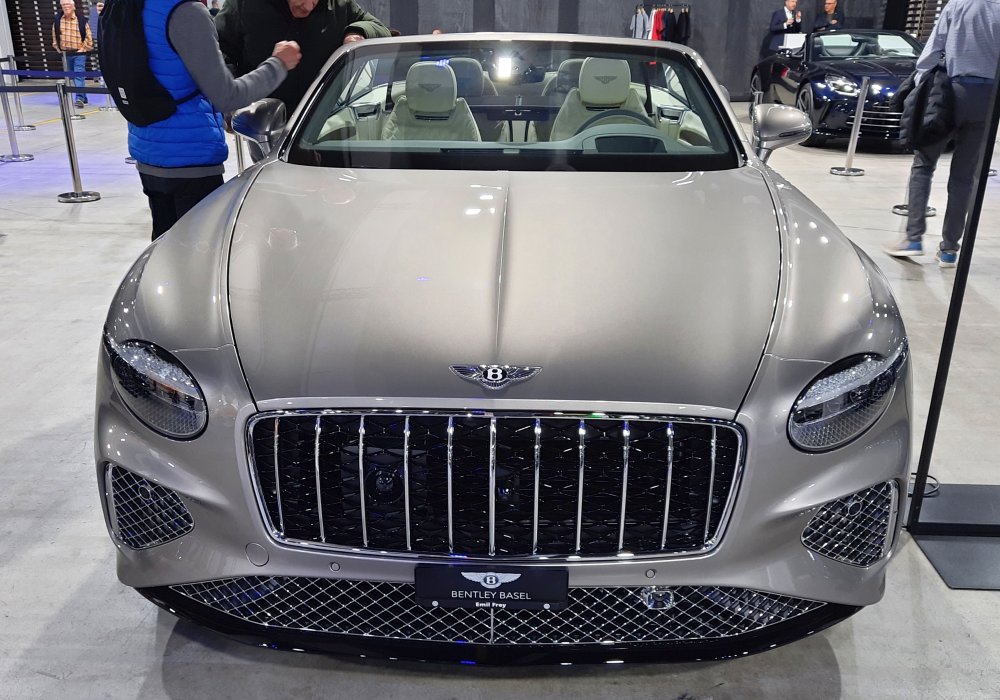 Bentley Continental GTC Azure 4.0 V8 Hybrid, 2025