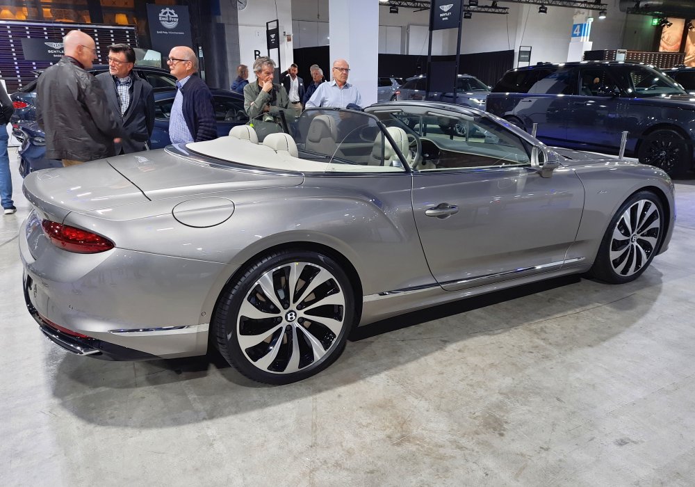 Bentley Continental GTC Azure 4.0 V8 Hybrid, 2025