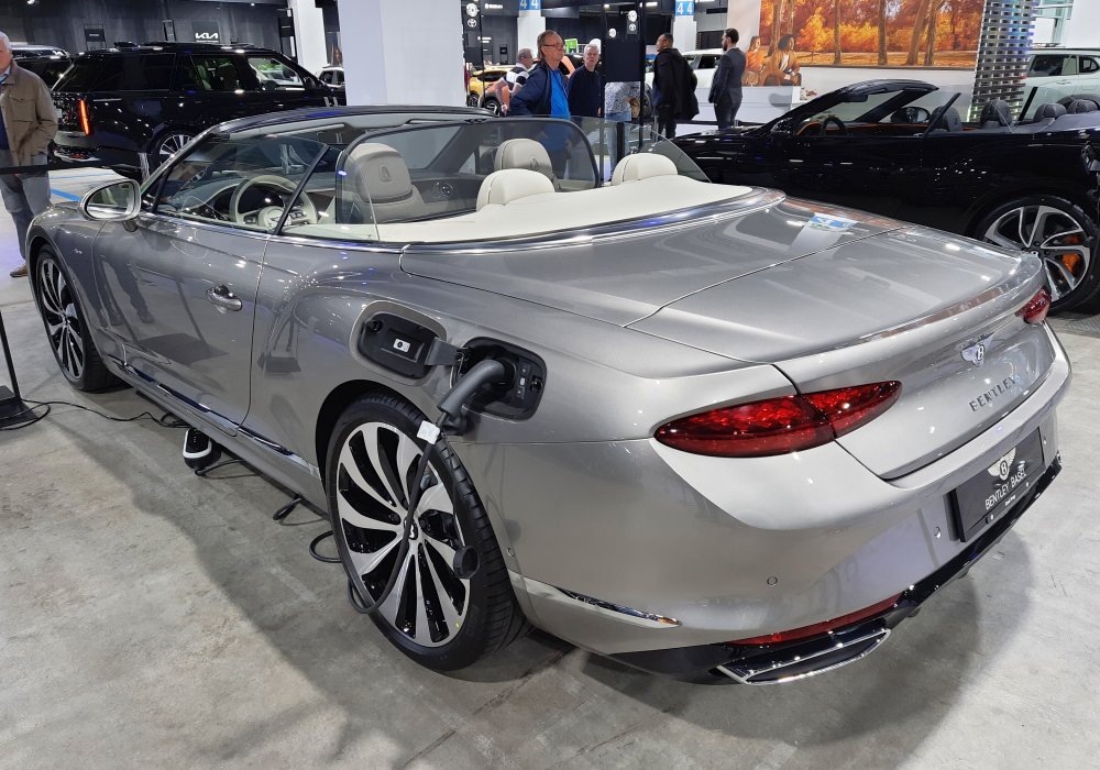 Bentley Continental GTC Azure 4.0 V8 Hybrid, 2025