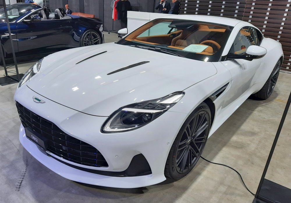 Aston Martin DB12 Coupe V8, 2025