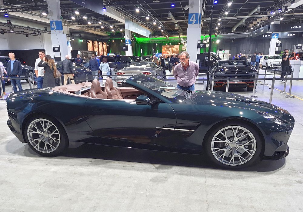Aston Martin Vanquish Volante